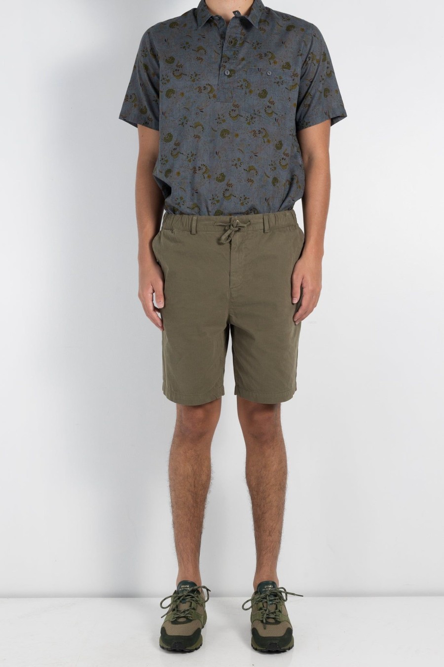 Men Kestin | Inverness Short Olive