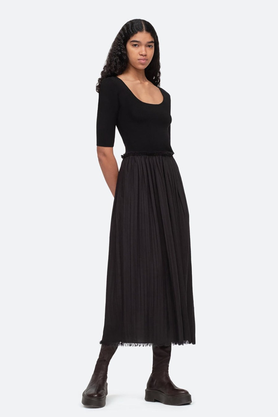 Women Sea | Greir Pleating U Neck Dress Black